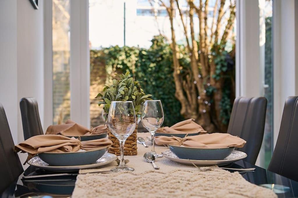 Fabulous 3 Bed Nw London Apartment With Private Garden Экстерьер фото