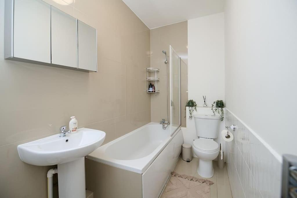 Fabulous 3 Bed Nw London Apartment With Private Garden Экстерьер фото